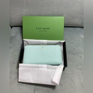 Kate Spade Spencer zip around Light Blue Wallet EUC with box 8x4x1